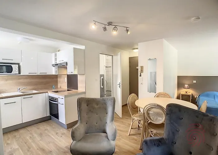 Cosy à 50m Des Thermes De Avec Terrasse, Wifi Et Animaux Acceptés - Fr-1-451-46 * Lamalou-les-Bains